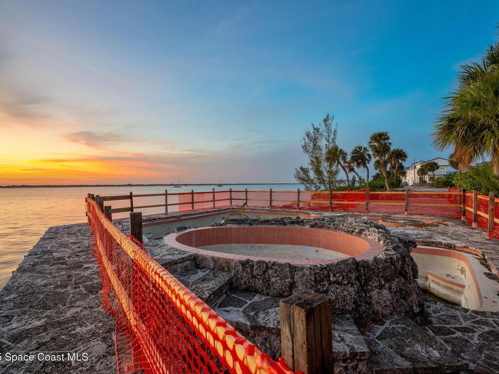 11680 Point Drive, Merritt Island, FL 32952