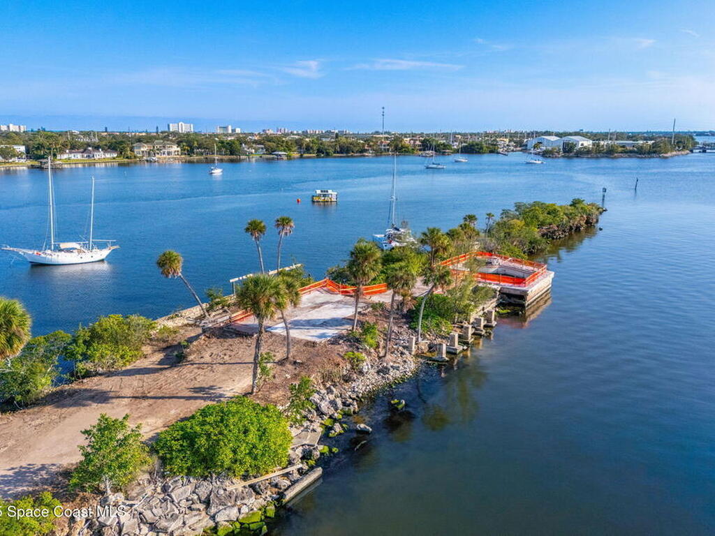 11680 Point Drive, Merritt Island, FL 32952