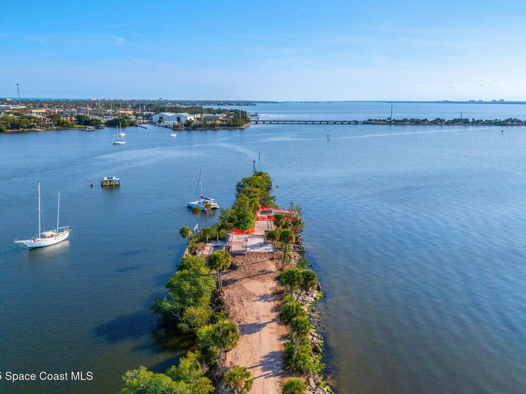 11680 Point Drive, Merritt Island, FL 32952