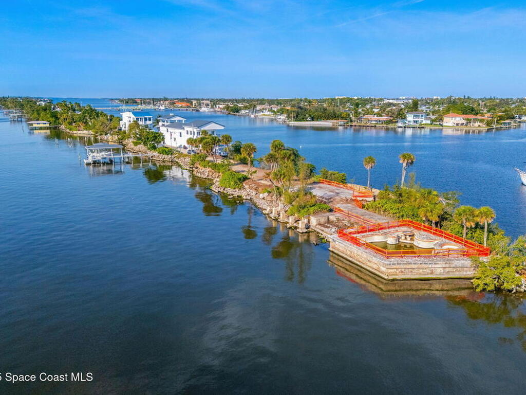 11680 Point Drive, Merritt Island, FL 32952