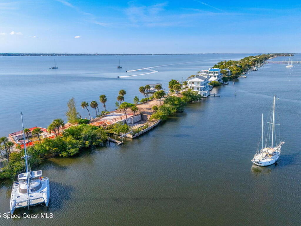 11680 Point Drive, Merritt Island, FL 32952