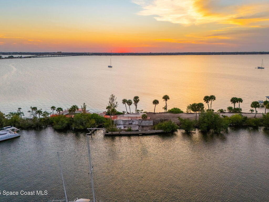 11680 Point Drive, Merritt Island, FL 32952