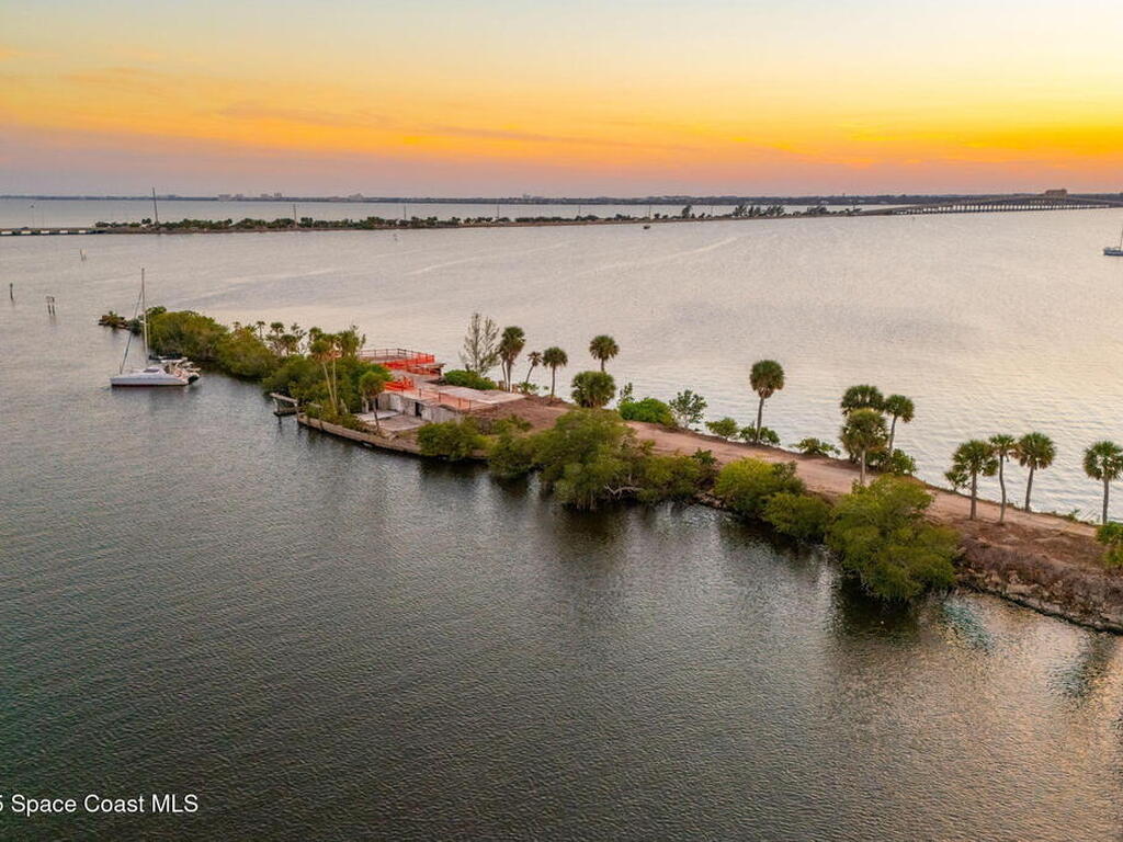 11680 Point Drive, Merritt Island, FL 32952