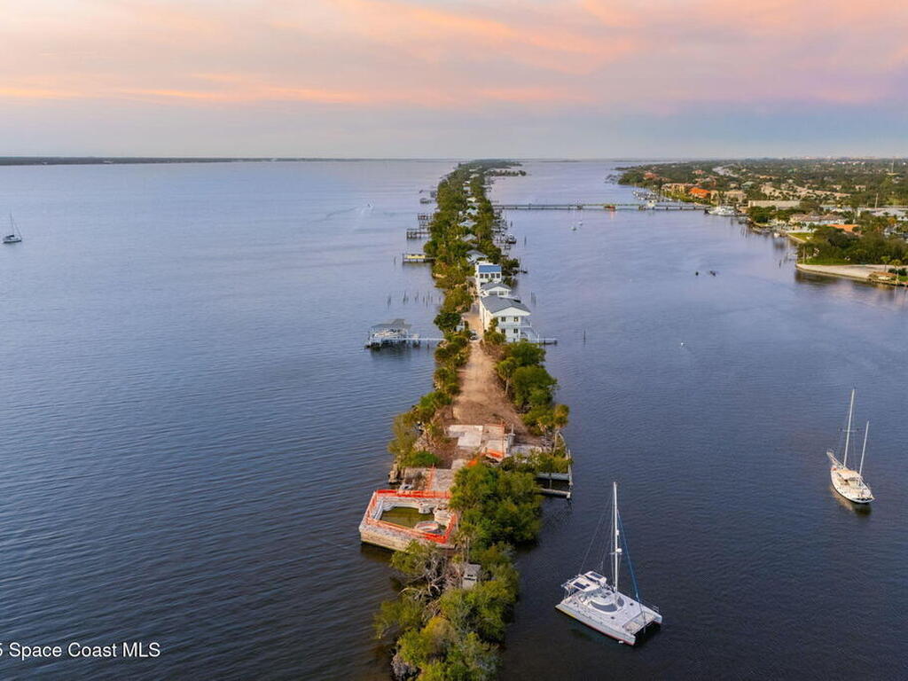 11680 Point Drive, Merritt Island, FL 32952