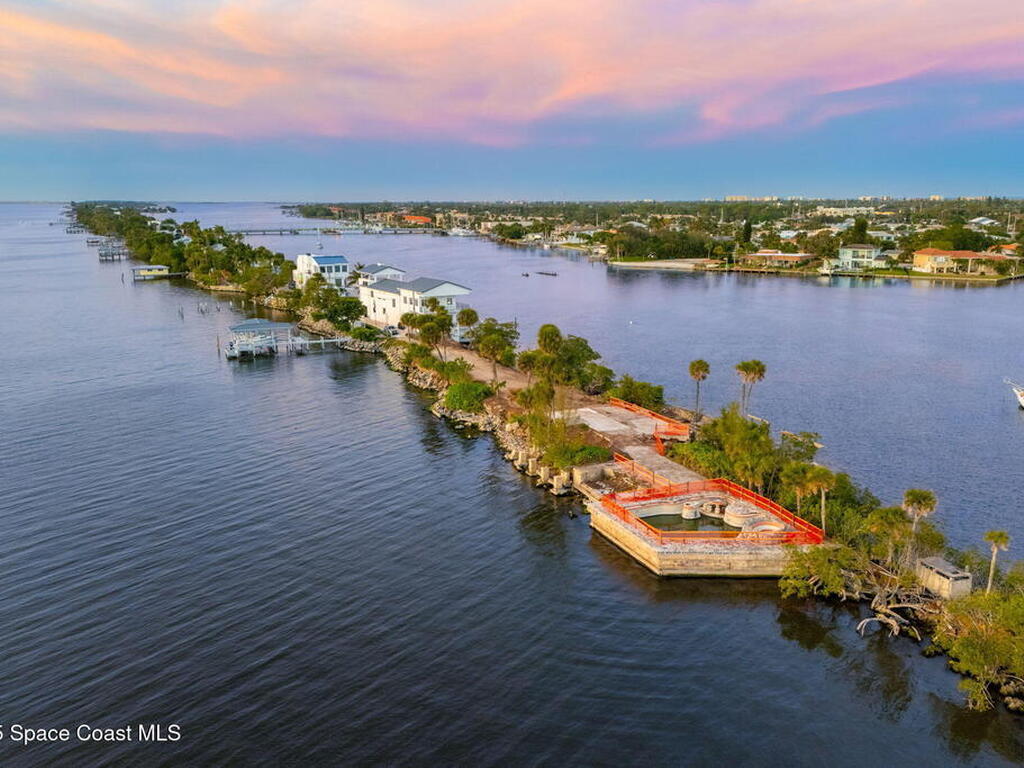 11680 Point Drive, Merritt Island, FL 32952