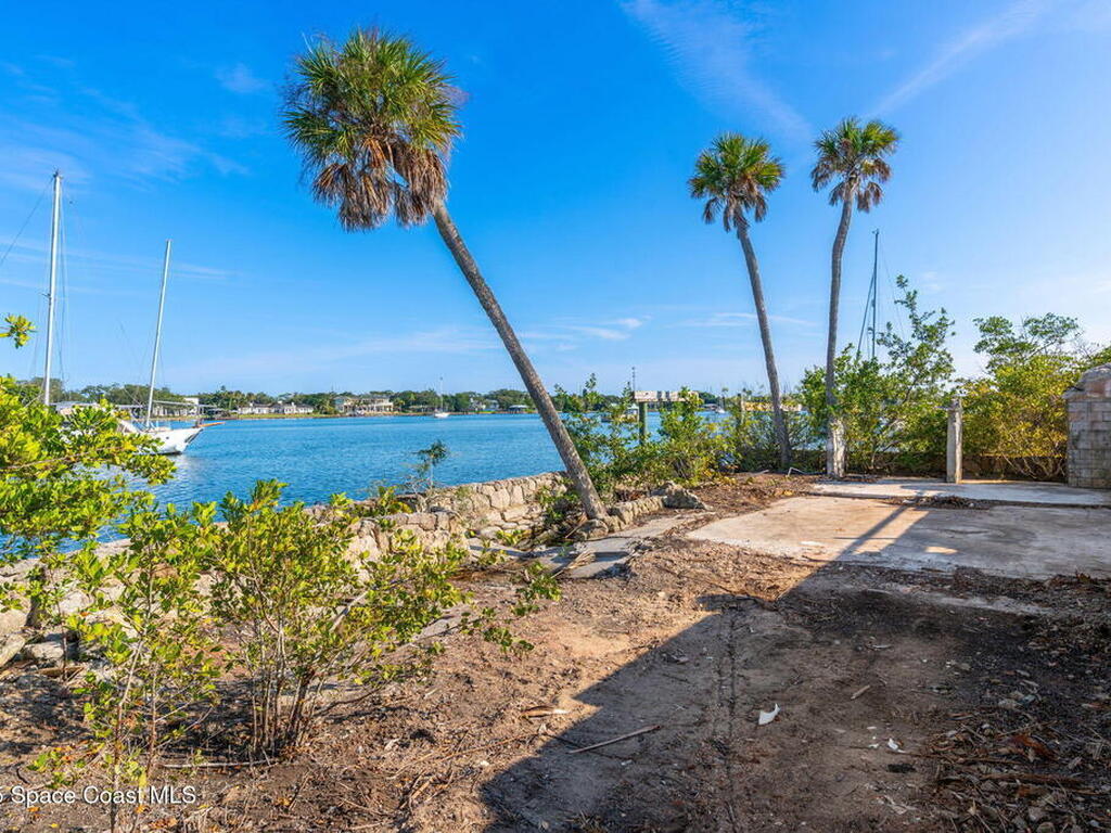 11680 Point Drive, Merritt Island, FL 32952