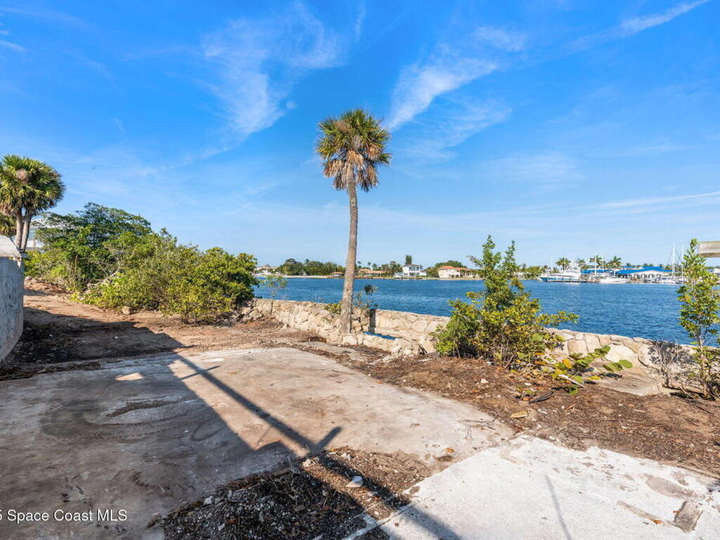 11680 Point Drive, Merritt Island, FL 32952