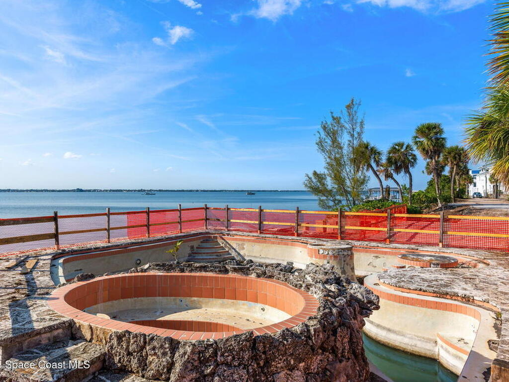 11680 Point Drive, Merritt Island, FL 32952