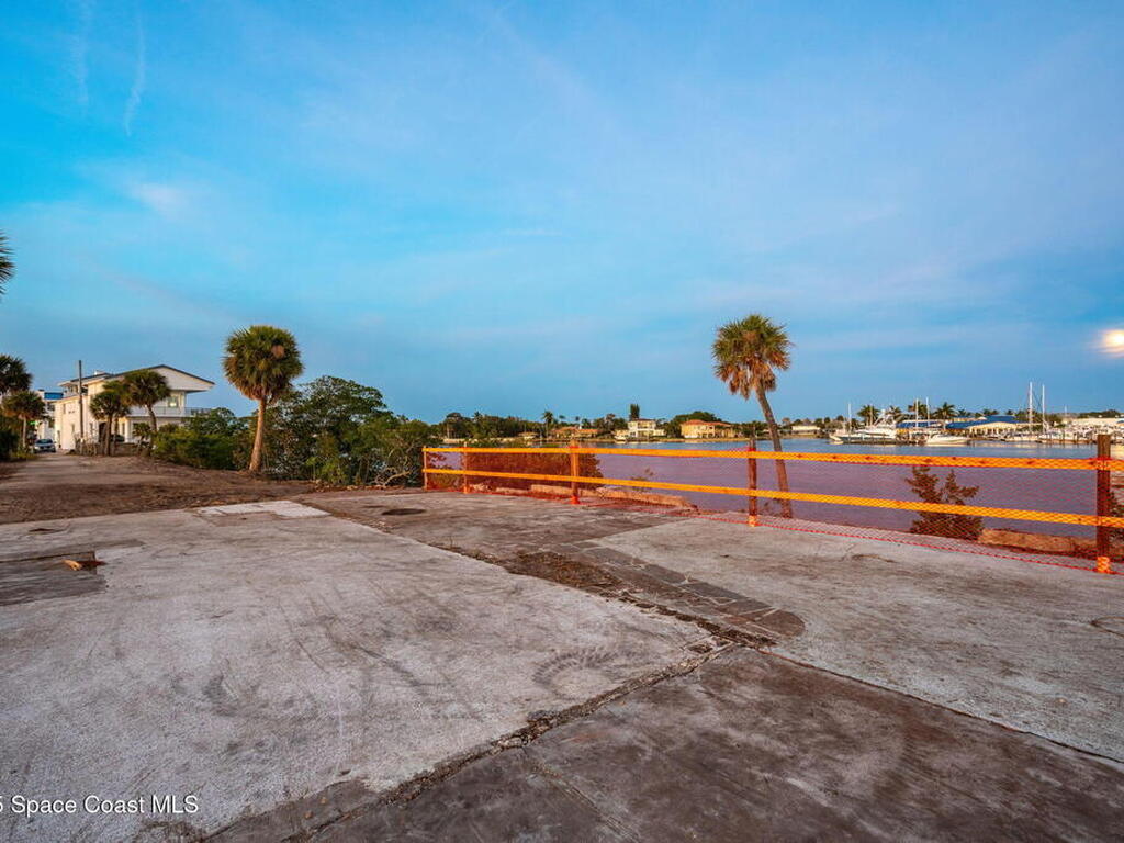 11680 Point Drive, Merritt Island, FL 32952