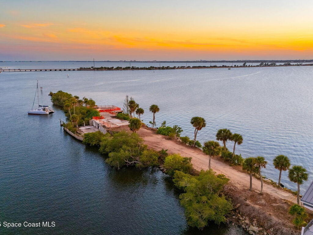 11680 Point Drive, Merritt Island, FL 32952