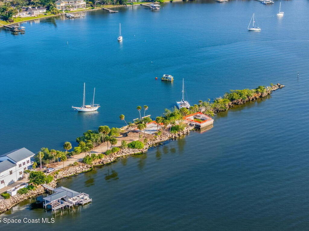 11680 Point Drive, Merritt Island, FL 32952