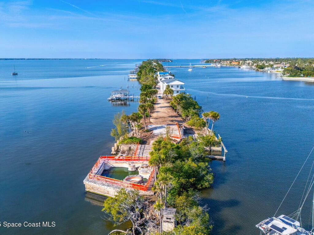 11680 Point Drive, Merritt Island, FL 32952