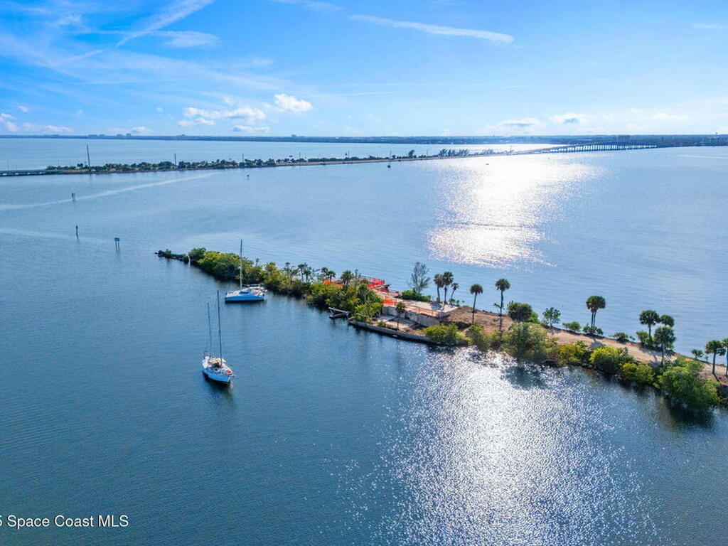 11680 Point Drive, Merritt Island, FL 32952