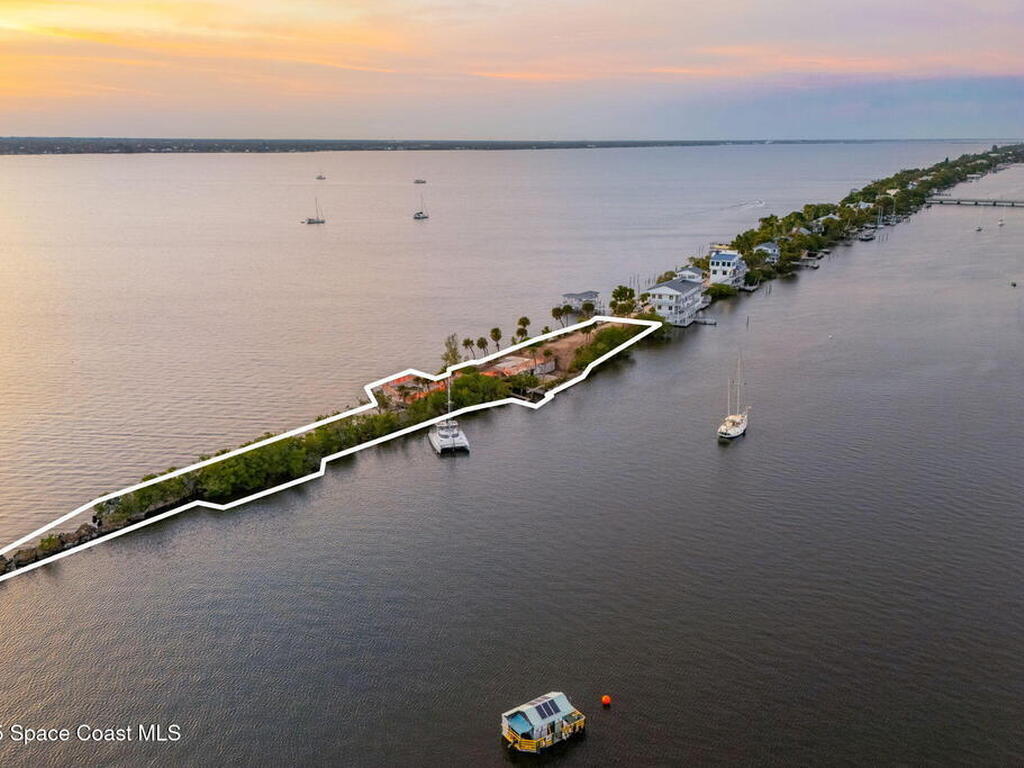 11680 Point Drive, Merritt Island, FL 32952