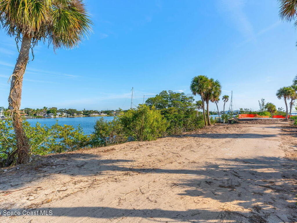 11680 Point Drive, Merritt Island, FL 32952