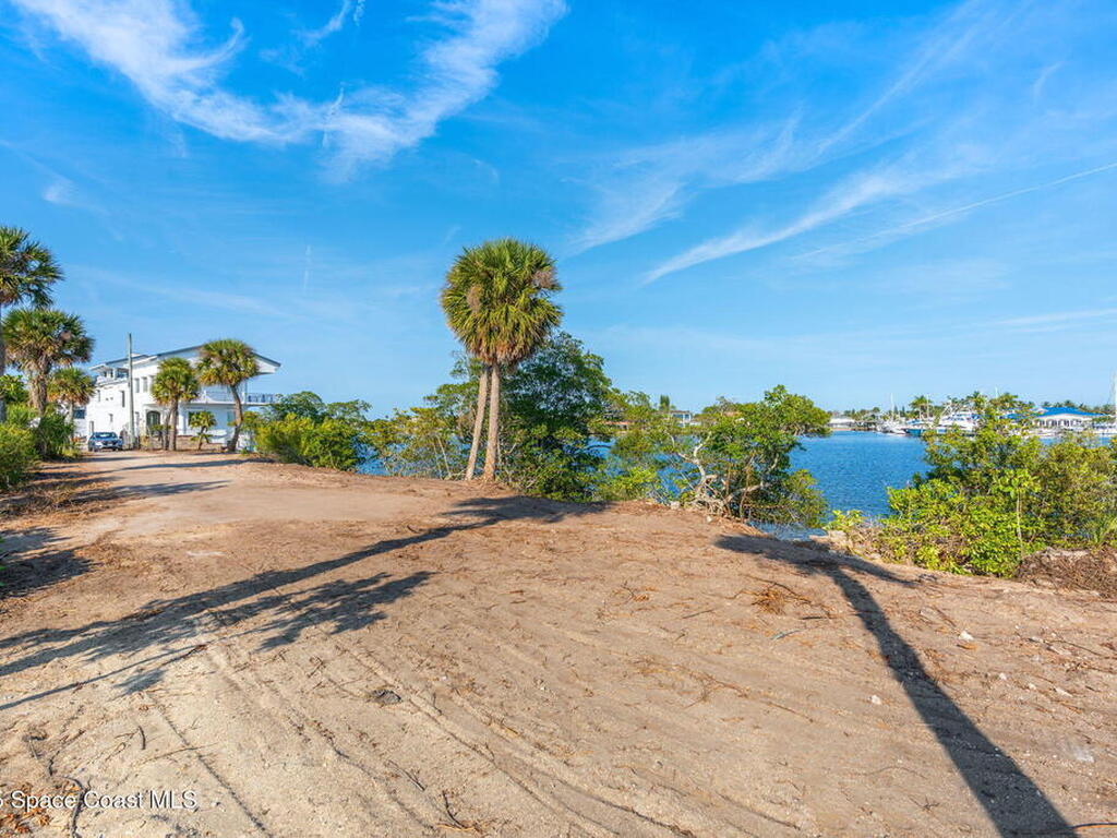 11680 Point Drive, Merritt Island, FL 32952