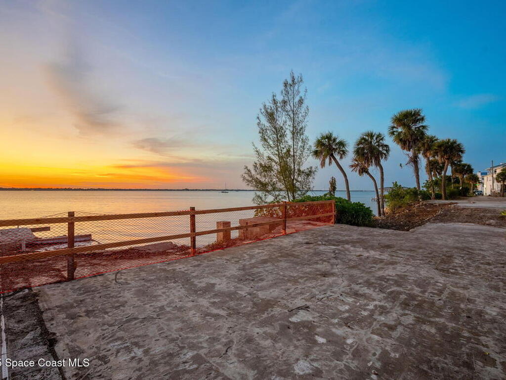 11680 Point Drive, Merritt Island, FL 32952