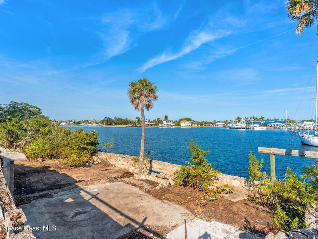 11680 Point Drive, Merritt Island, FL 32952