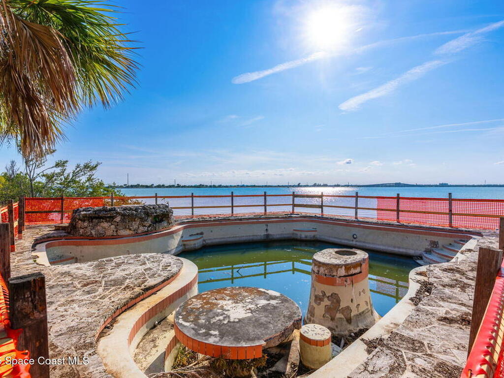 11680 Point Drive, Merritt Island, FL 32952