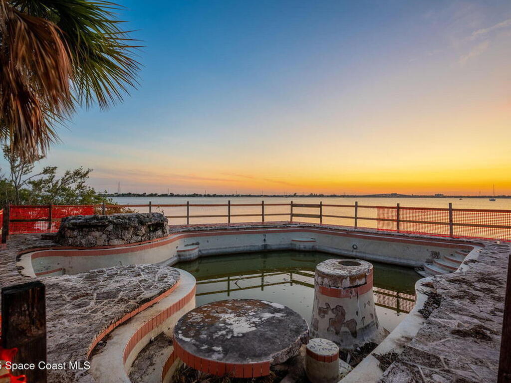 11680 Point Drive, Merritt Island, FL 32952