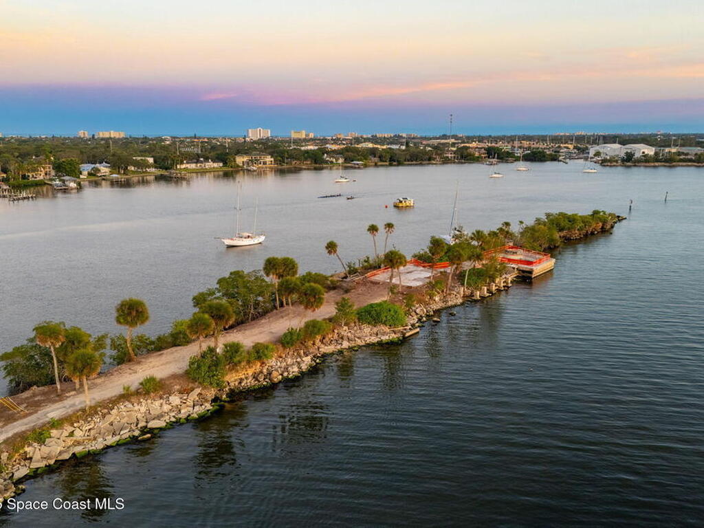 11680 Point Drive, Merritt Island, FL 32952