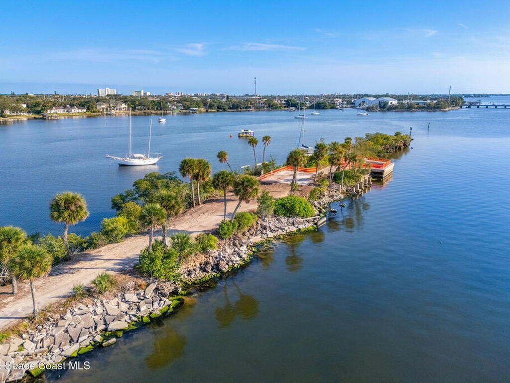 11680 Point Drive, Merritt Island, FL 32952