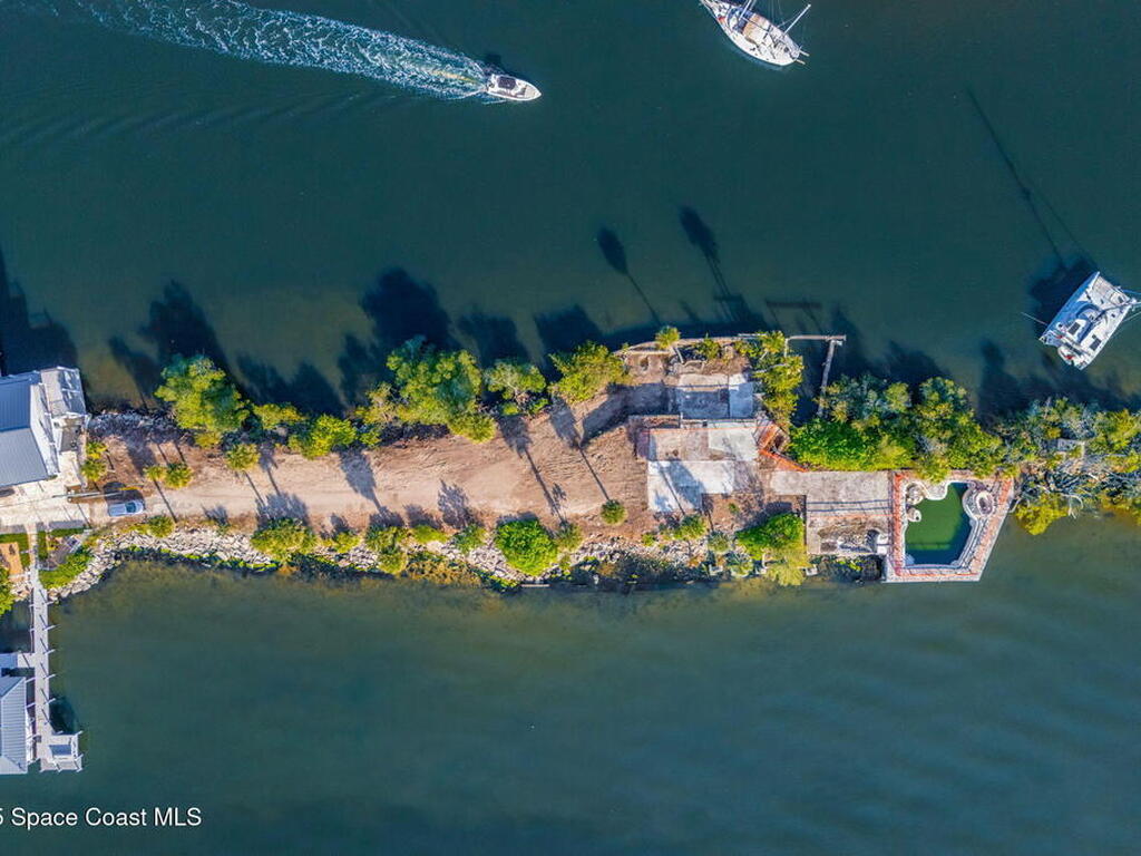 11680 Point Drive, Merritt Island, FL 32952