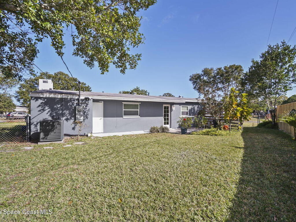 2033 Adams Avenue, Melbourne, FL 32935