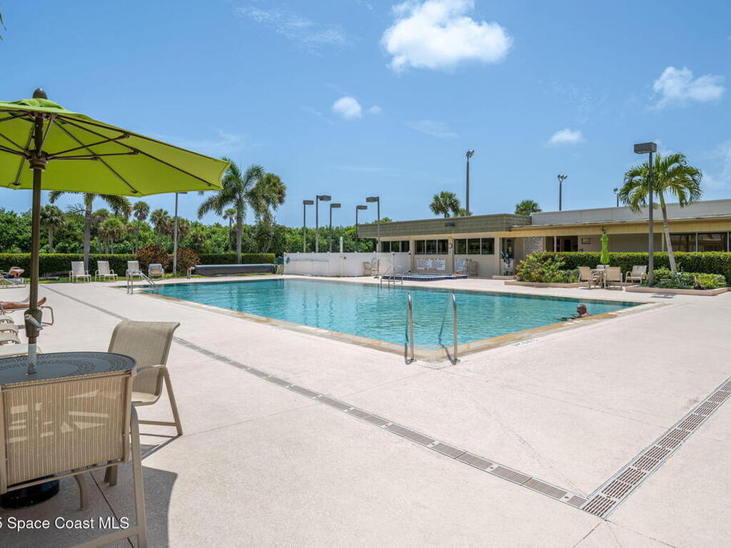 40 Vis Gdns Trail, Vero Beach, FL 32962