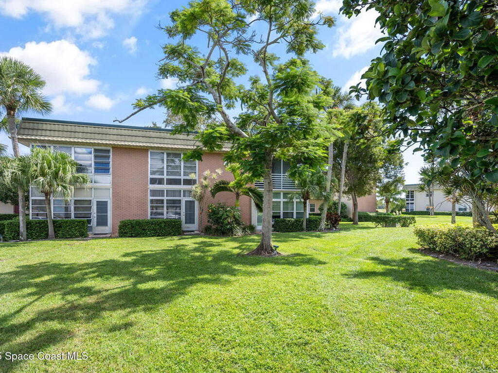 40 Vis Gdns Trail, Vero Beach, FL 32962