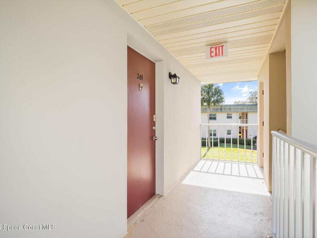 40 Vis Gdns Trail, Vero Beach, FL 32962