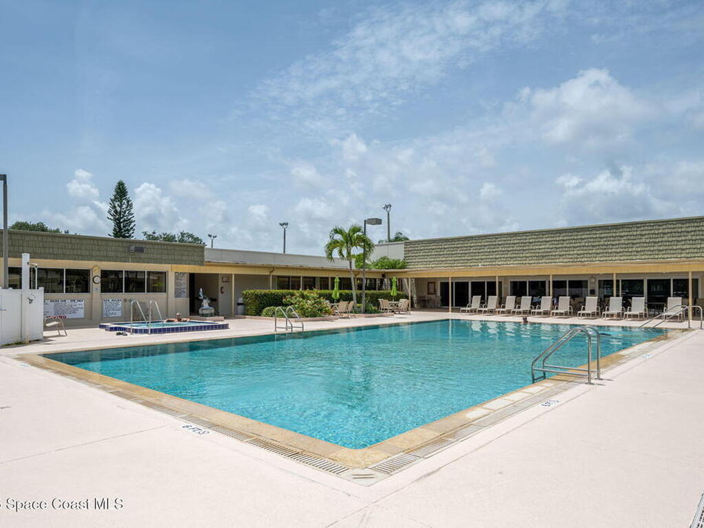 40 Vis Gdns Trail, Vero Beach, FL 32962