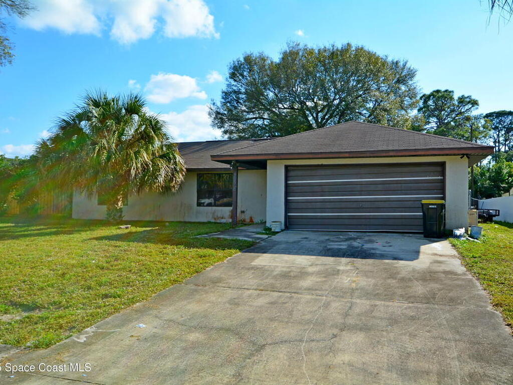 1374 Pakenham Street, Palm Bay, FL 32907