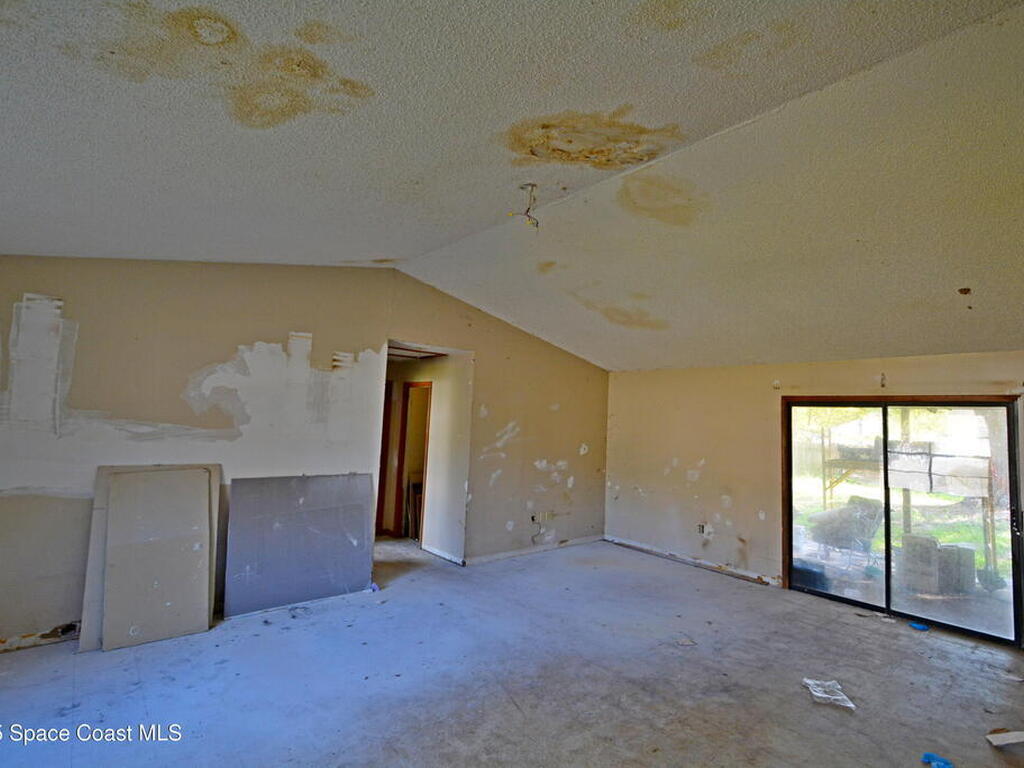 1374 Pakenham Street, Palm Bay, FL 32907