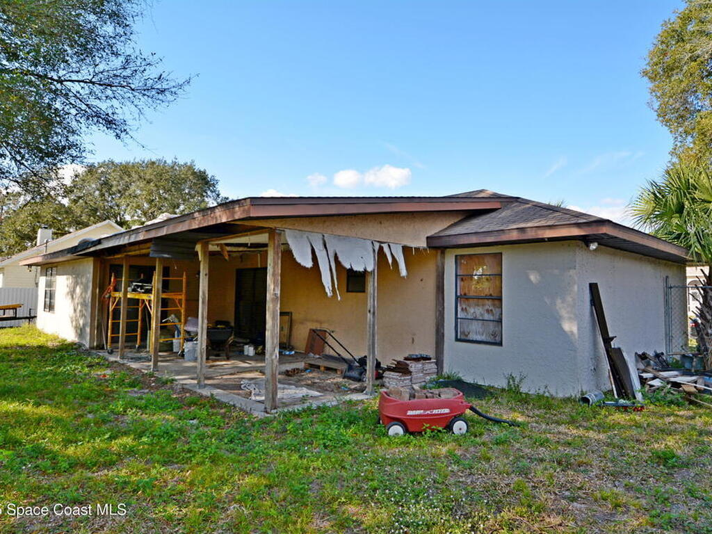 1374 Pakenham Street, Palm Bay, FL 32907