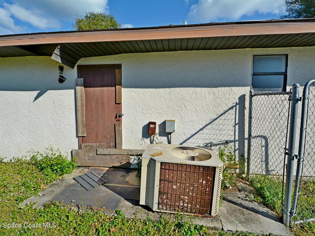 1374 Pakenham Street, Palm Bay, FL 32907