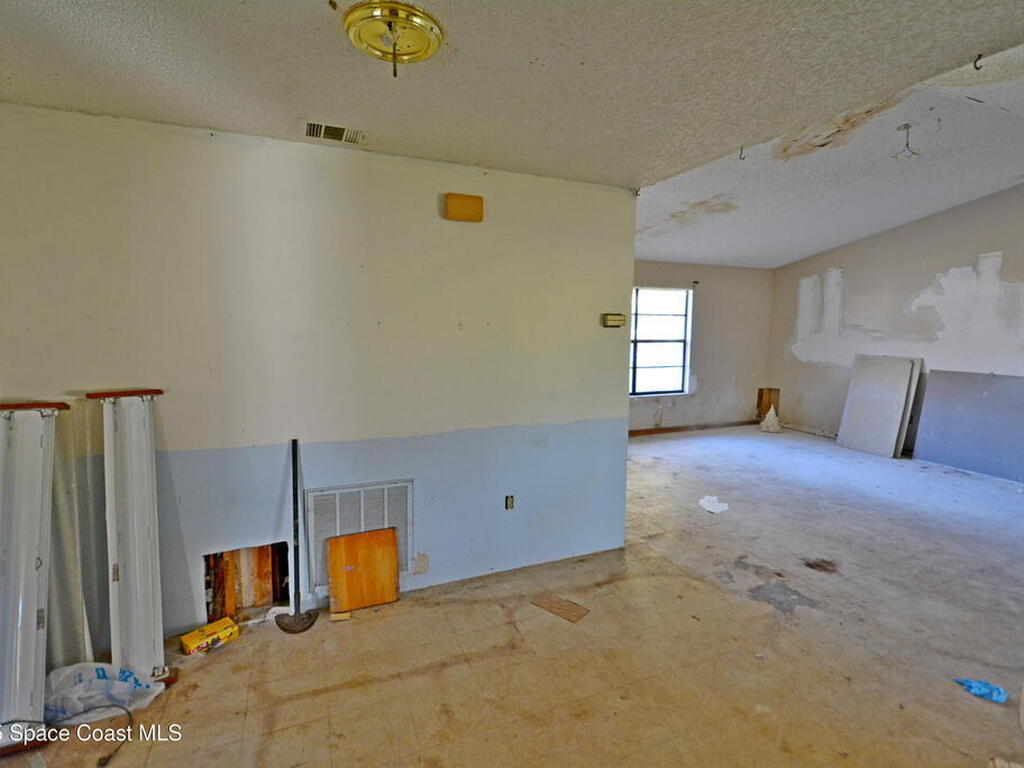 1374 Pakenham Street, Palm Bay, FL 32907