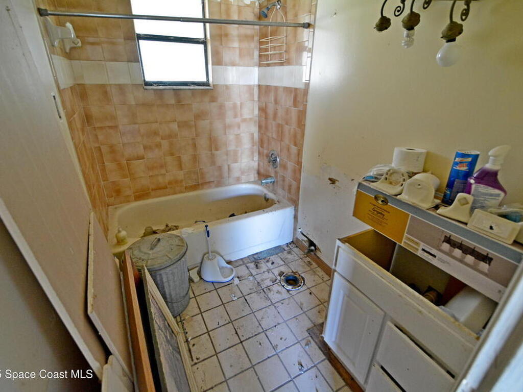 1374 Pakenham Street, Palm Bay, FL 32907