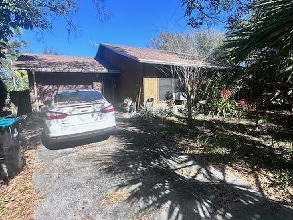 285 Alcantarra Street, Palm Bay, FL 32907