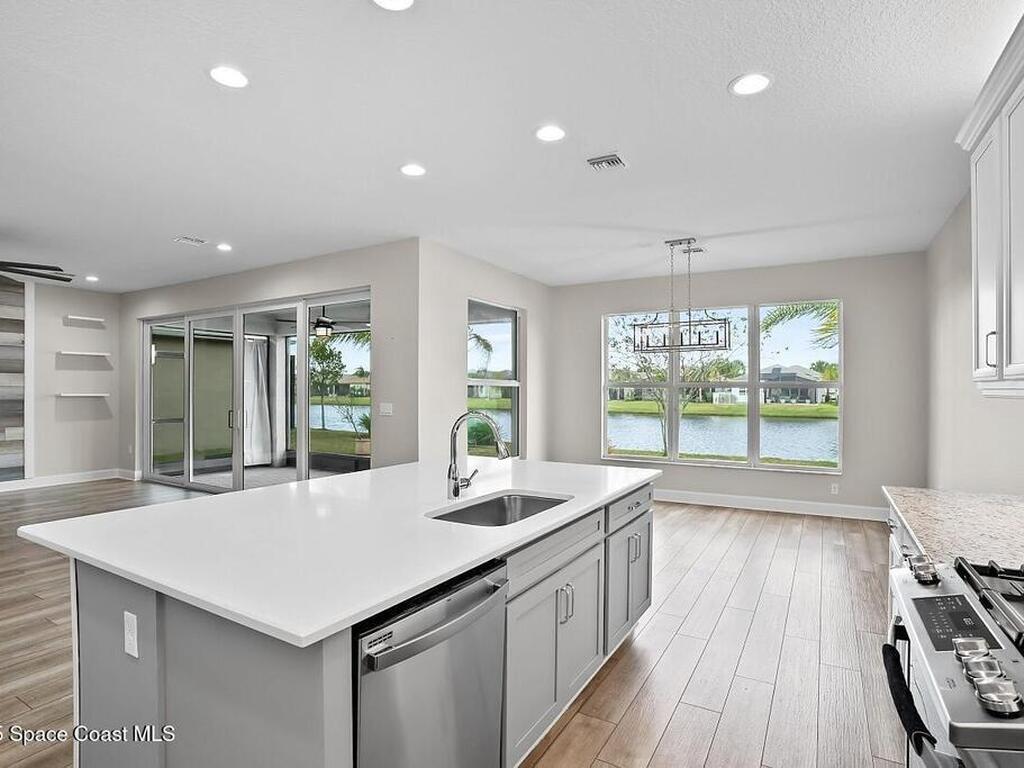 11729 SW Golden Falls Lane, Port St. Lucie, FL 34987