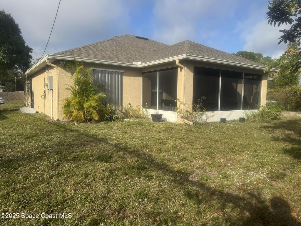 561 Borraclough Avenue, Grant, FL 32949