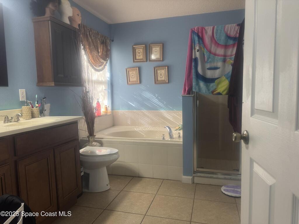 561 Borraclough Avenue, Grant, FL 32949