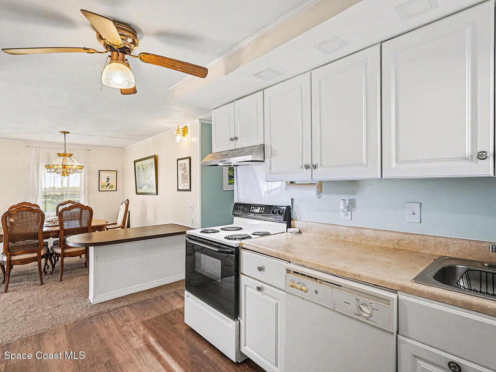 1120 Barefoot Bay Circle, Micco, FL 32976