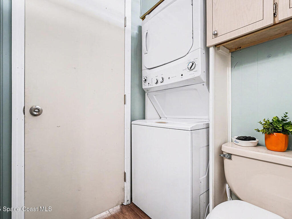 1120 Barefoot Bay Circle, Micco, FL 32976