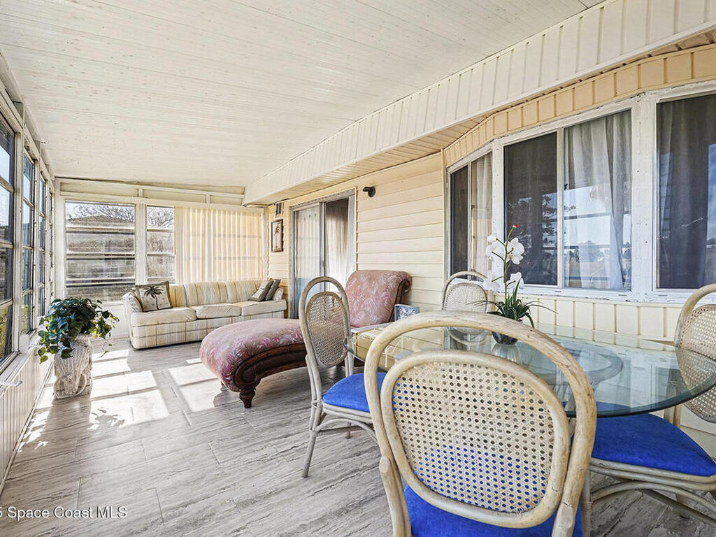 1120 Barefoot Bay Circle, Micco, FL 32976