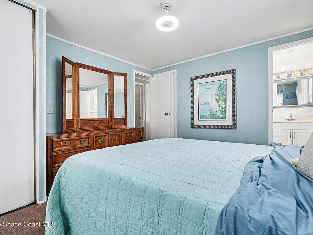 1120 Barefoot Bay Circle, Micco, FL 32976