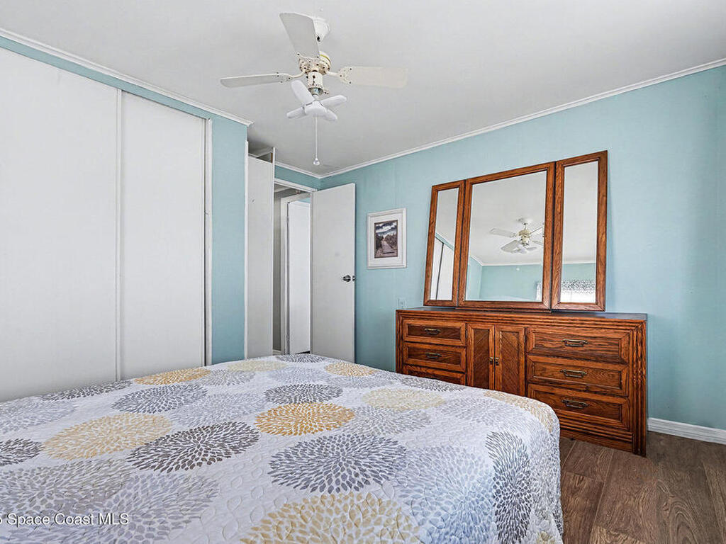 1120 Barefoot Bay Circle, Micco, FL 32976