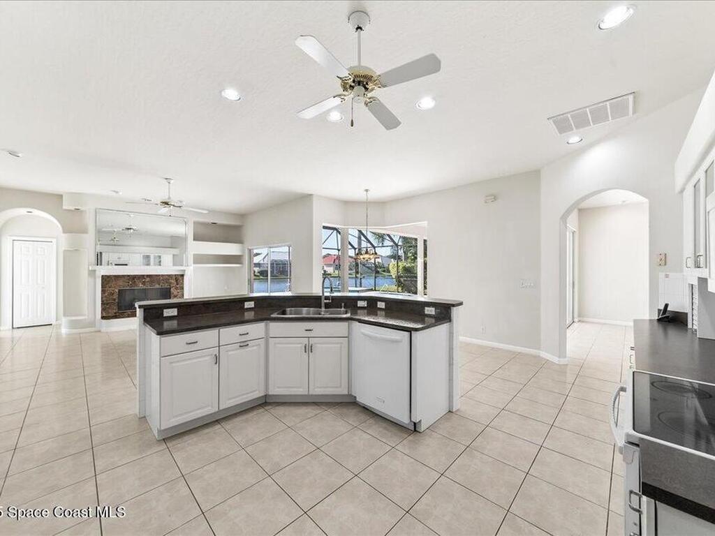 450 Newport Drive, Indialantic, FL 32903