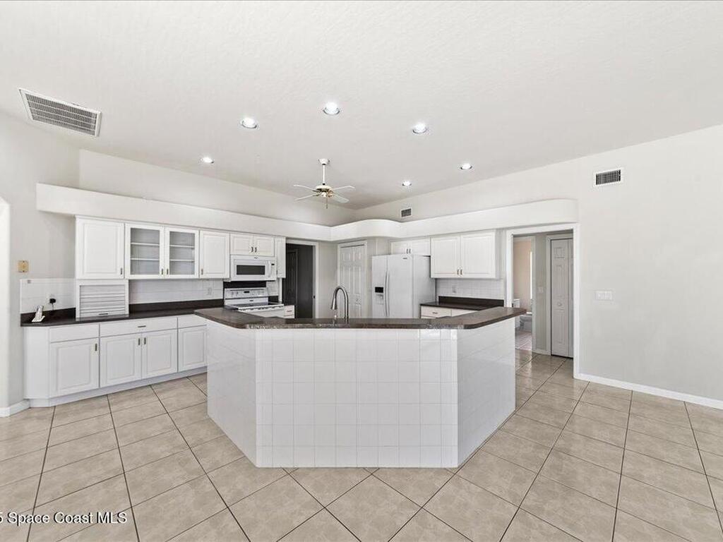 450 Newport Drive, Indialantic, FL 32903