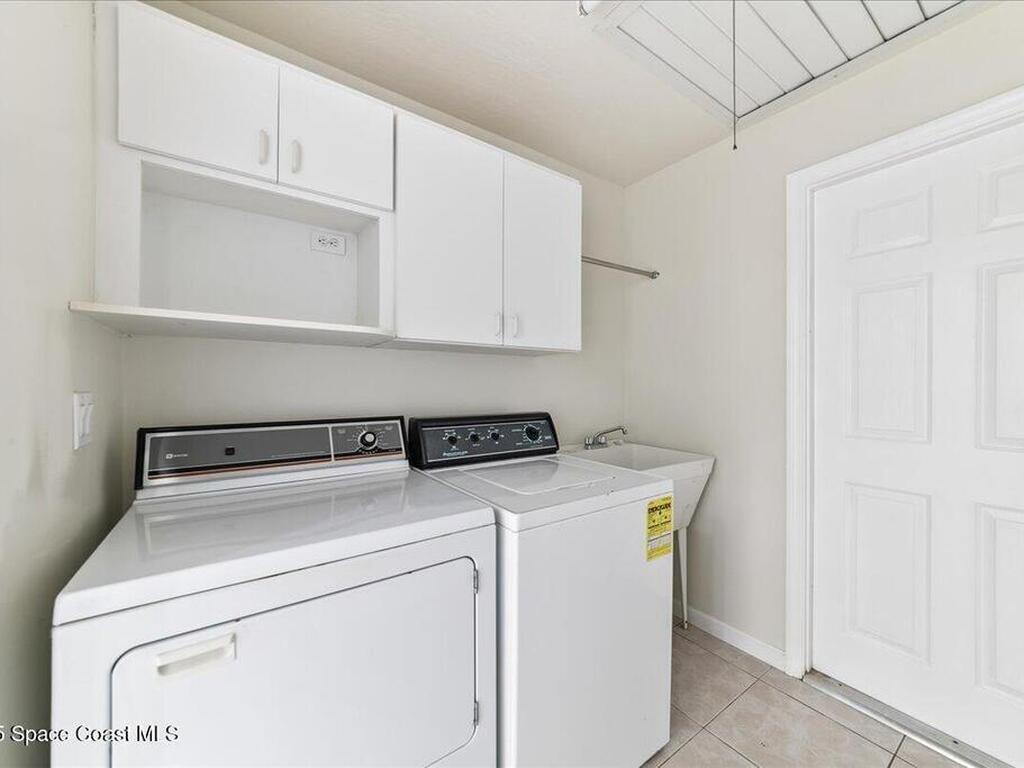 450 Newport Drive, Indialantic, FL 32903